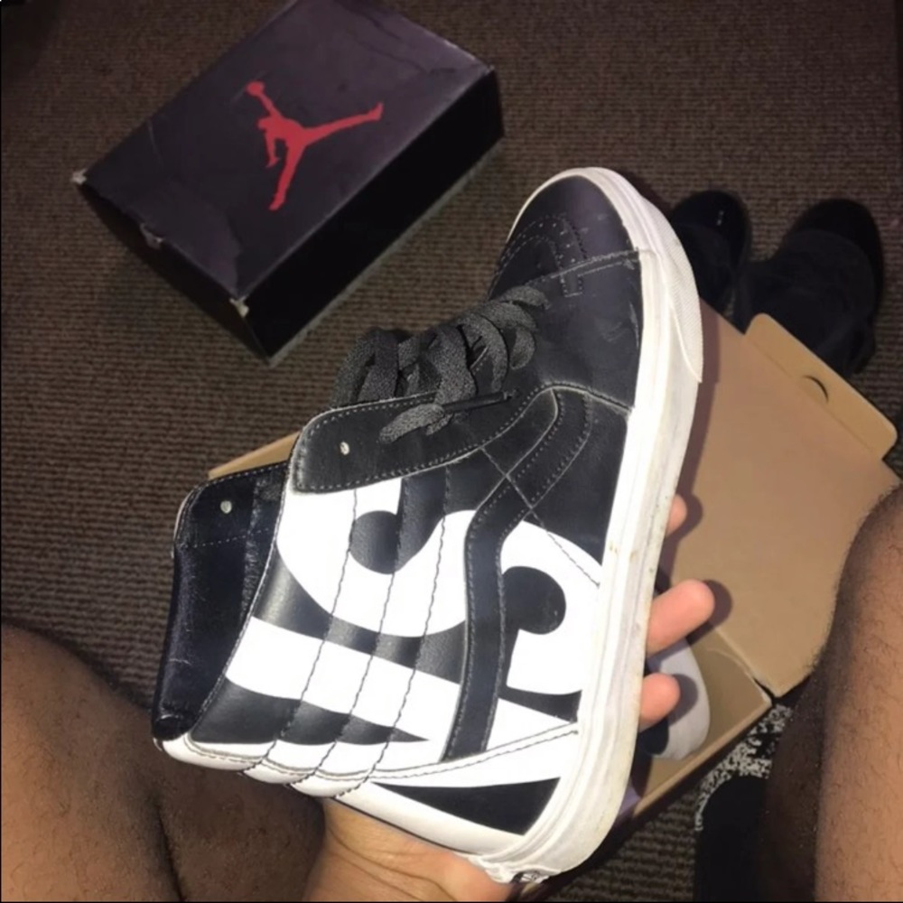 Vans - Picture 2 of 4